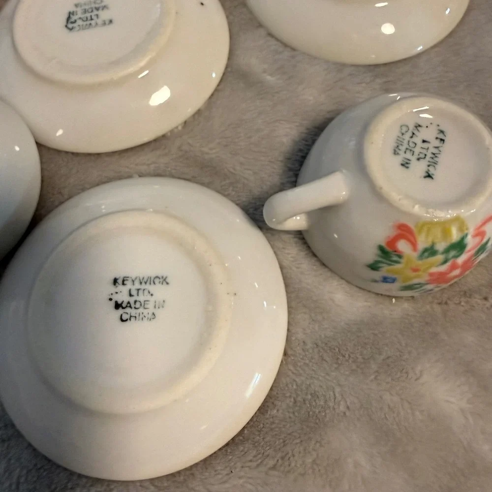 Vintage Miniature Floral‎ Tea Set 35 Pieces Cottagecore Display
